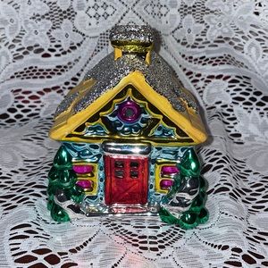 Vintage Ceramic Metallic Finish Cottage Tealight Holder!